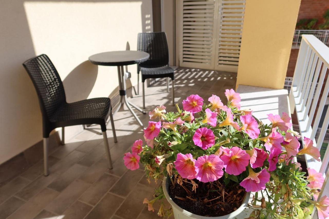 Ferienwohnung La Casa Di Loris Sarzana Exterior foto